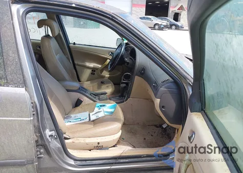 2001 Saab 9-5 z USA, uszkodzony, nr VIN YS3ED48E713026542